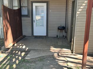 613 S 5th St APT 1R, Springfield, IL 62703