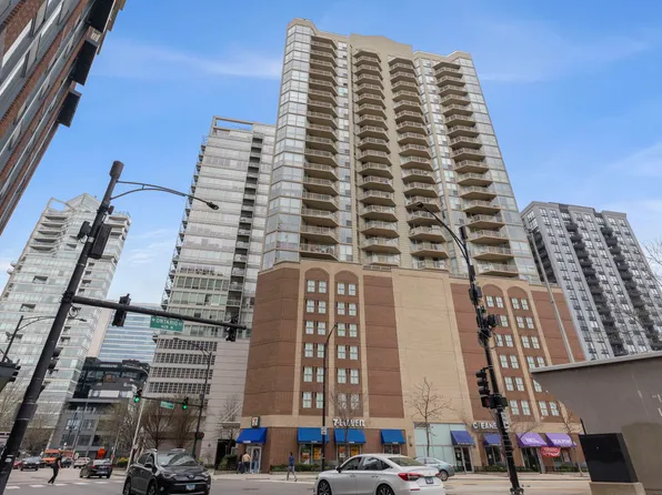 645 N Kingsbury St APT 2202, Chicago, IL 60654