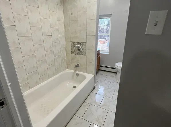 9 Camden St, Trenton, NJ 08618