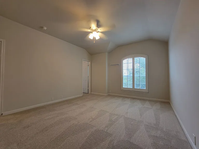 3430 Shiraz Loop — Photo 15