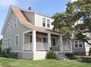 371 Grovers Ave, Bridgeport, CT 06605