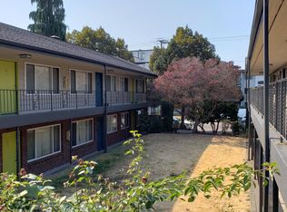 4028 California Ave SW APT 11, Seattle, WA 98116