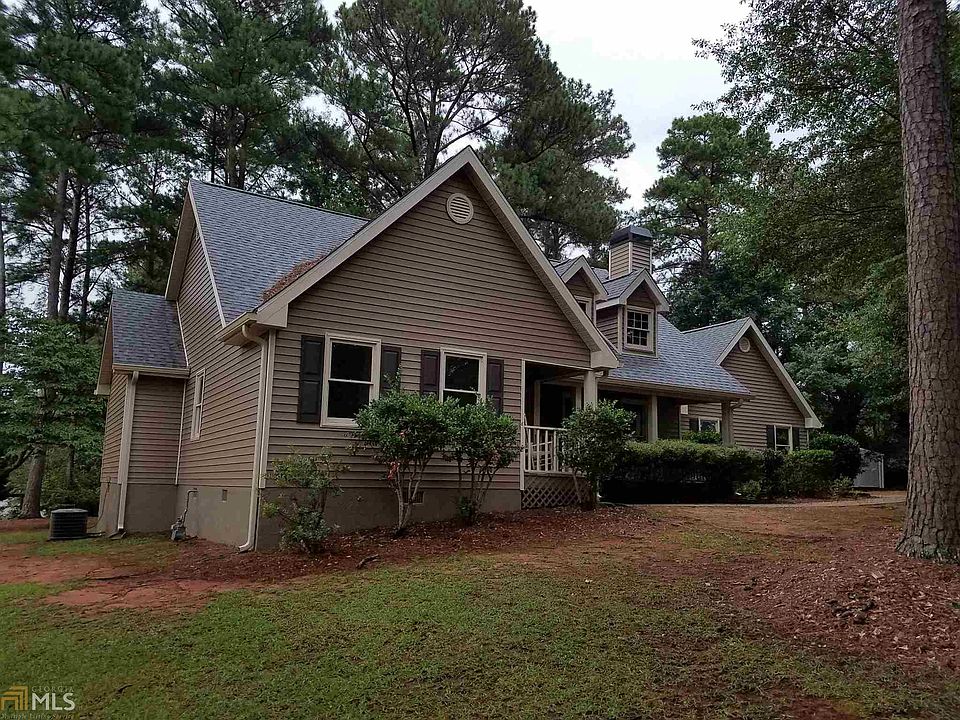 2nd image of 240 Acorn Ct