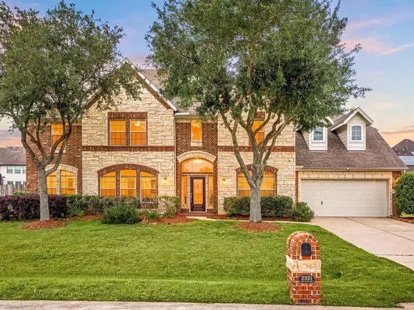 2321 Lakeway Dr, Friendswood, TX 77546