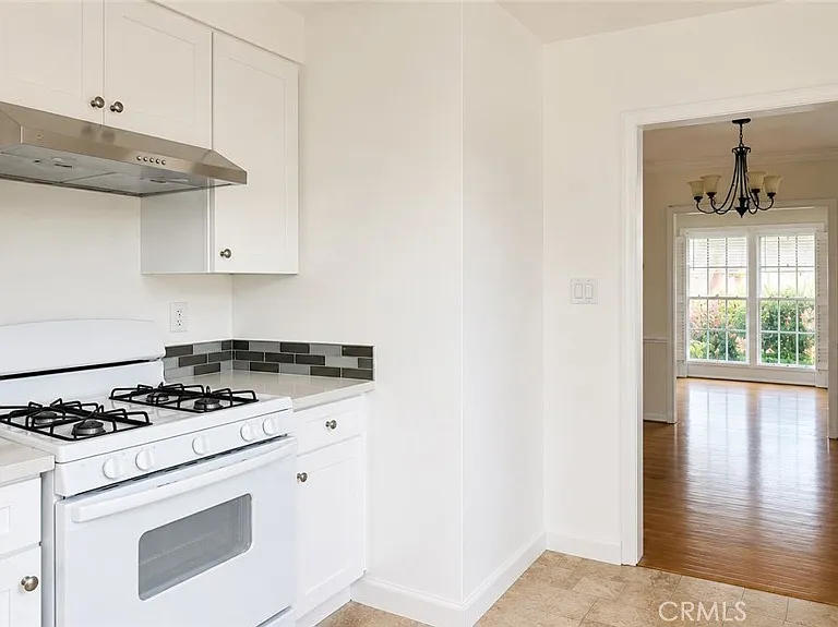 621 N Almansor St — Photo 15