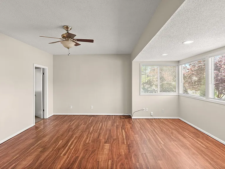 7110 SE Cora St — Photo 3