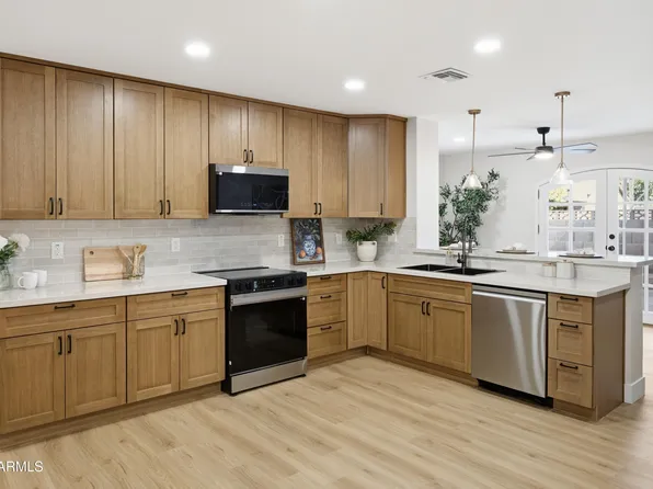 4928 E VIRGINIA Avenue, Phoenix, AZ 85008