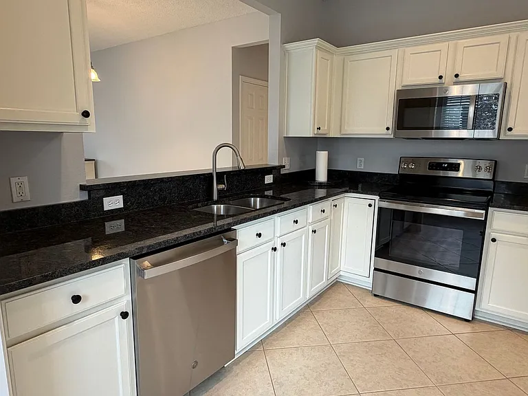28 Darby Creek Ct — Photo 5