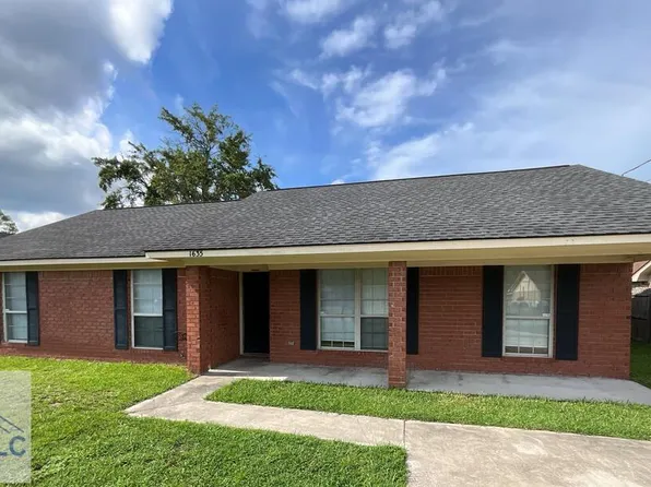 1750 Latham Ct, Hinesville, GA 31313