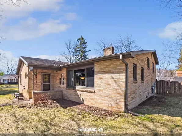 924 Barbara Ln, Marinette, WI 54143