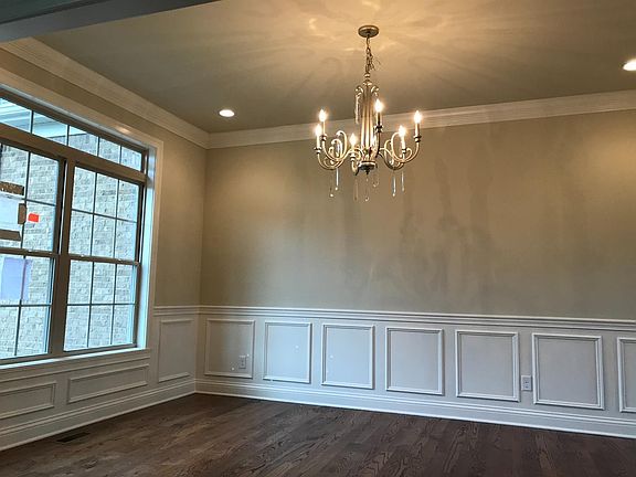 3rd image of 470 Weston Park