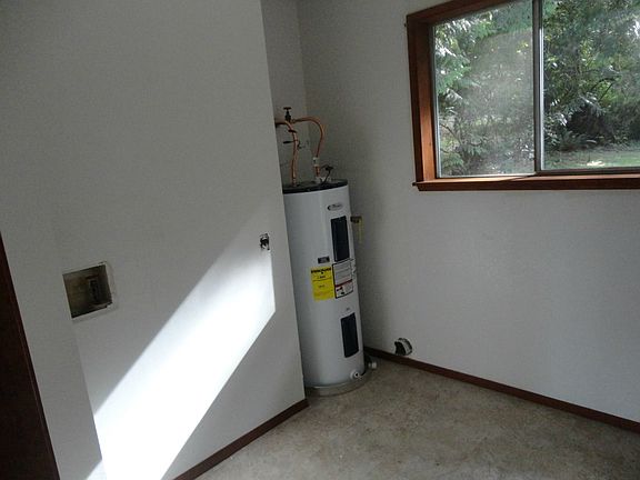 5th image of 431 E Eastlake Dr
