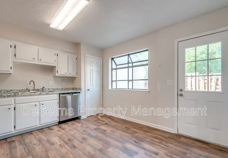 302 Ash Forge Dr — Photo 8