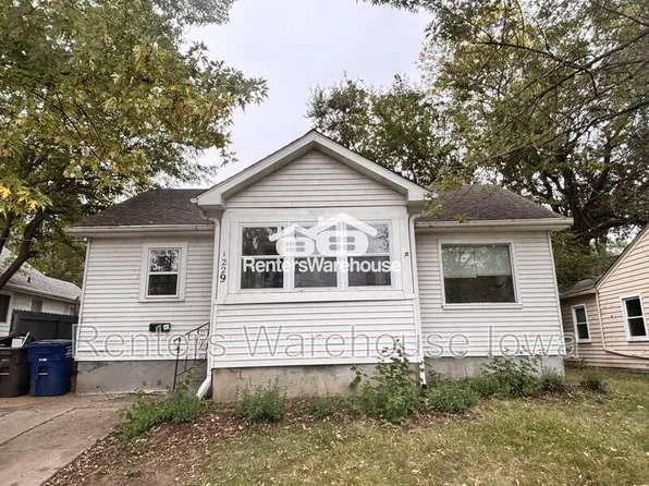 1229 Merle Hay Rd, Des Moines, IA 50311