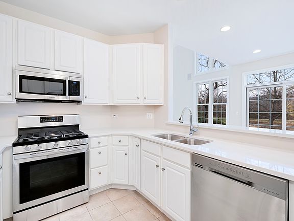 5th image of 241 Wildflower Ln #241