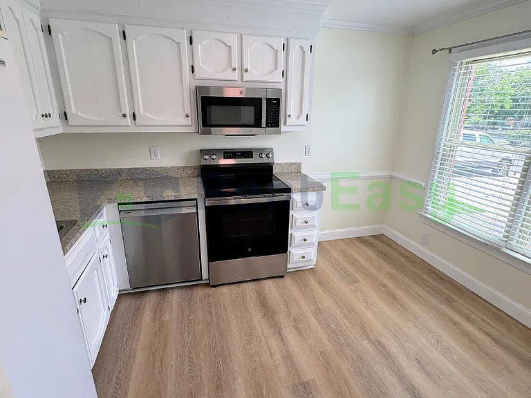 1838 Volvo Pkwy — Photo 5