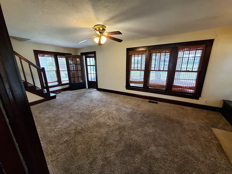 404 Milton Ave — Photo 4