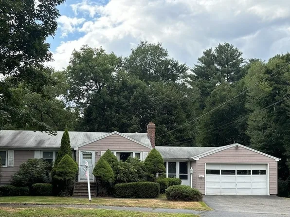 19 Lee Cir, Hudson, MA 01749
