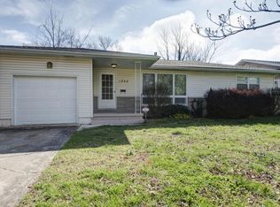 1848 S Collinson Ave, Springfield, MO 65804