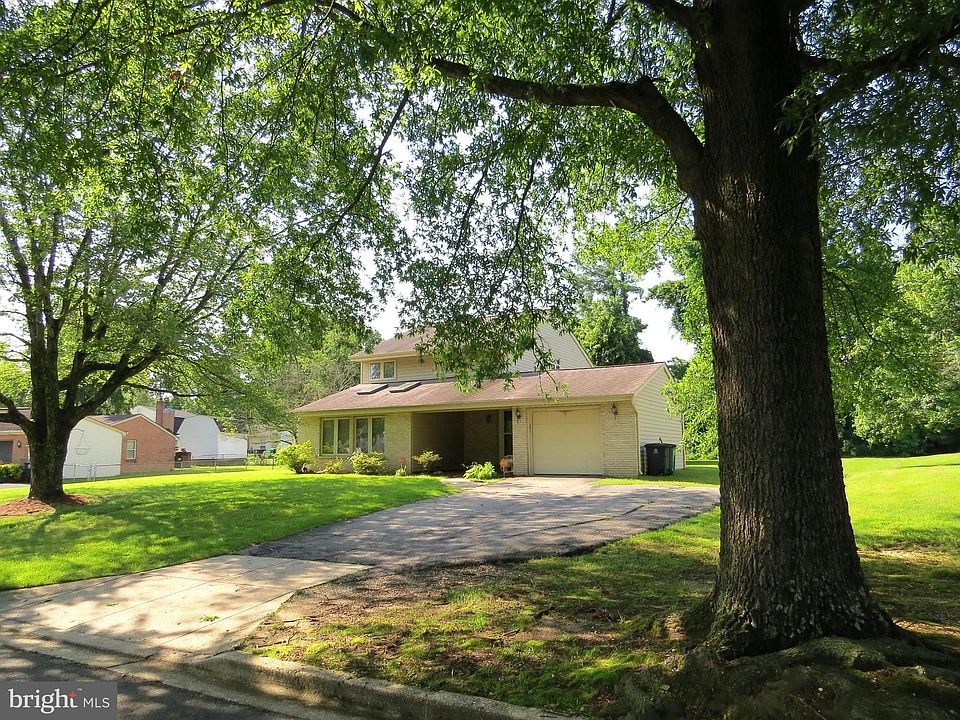 1st image of 1208 Pickering Cir