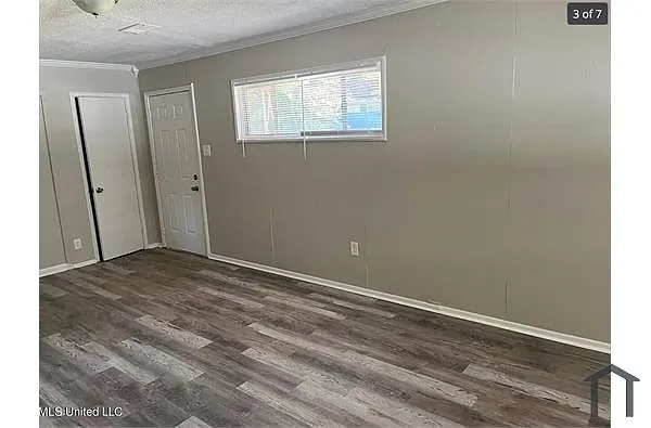 Building Photo - 4240 Oakhill Dr