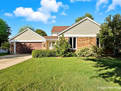 894 Brentwood Dr, Crystal Lake, IL, 60014