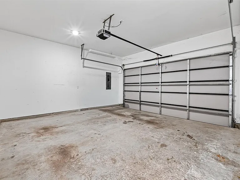 7314 Avenue L — Photo 33