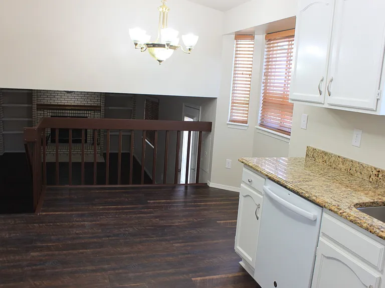 2130 Crystal River Dr — Photo 8