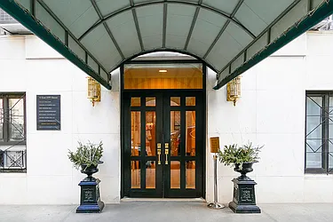 4 East 89th Street in Carnegie Hill