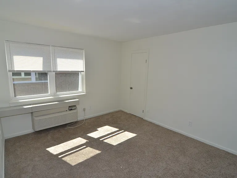 4661 S Cape Henry Ave #B — Photo 4