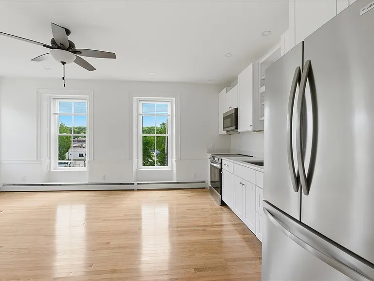 16 Central St #1 — Photo 11