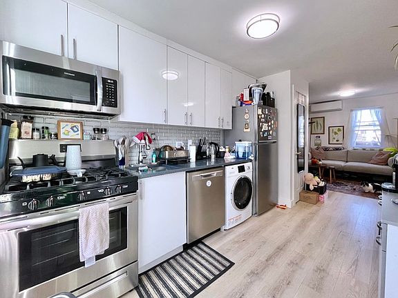 3rd image of 379 Monmouth St #1