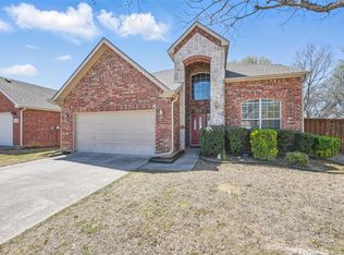 804 Starling Ln, Aubrey, TX 76227