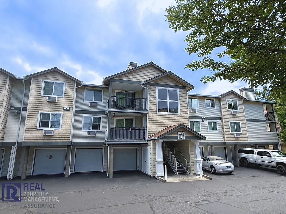 780 NW 185th Ave #305