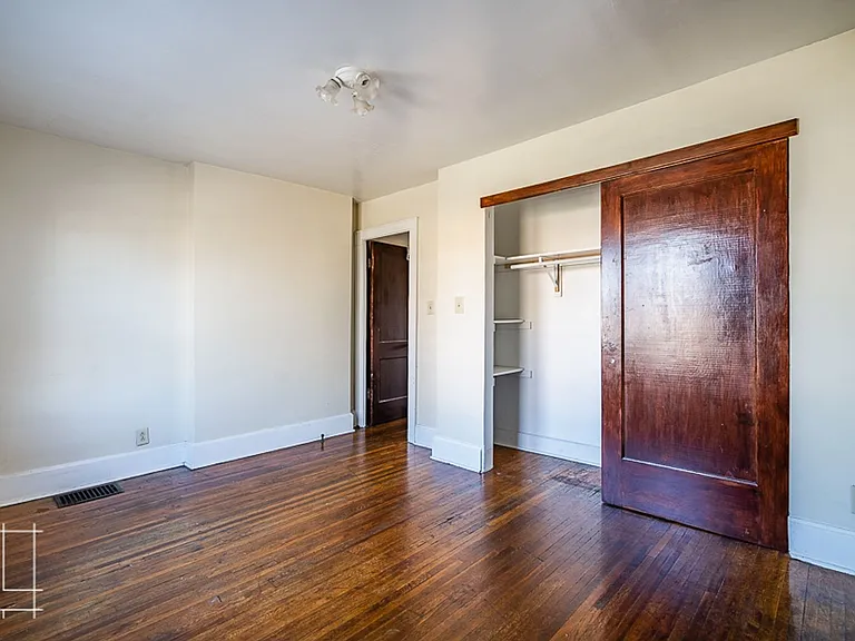1448 Summit St — Photo 33