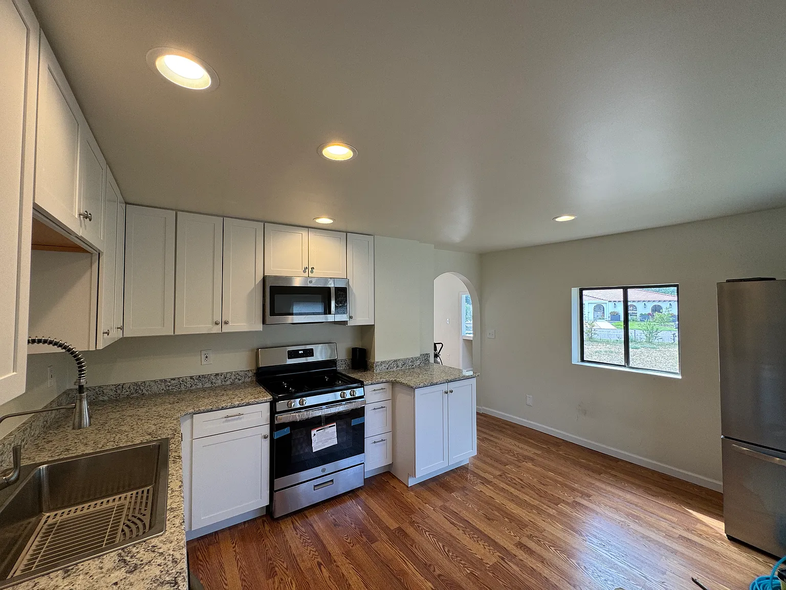 2500 Hoyt St — Photo 1