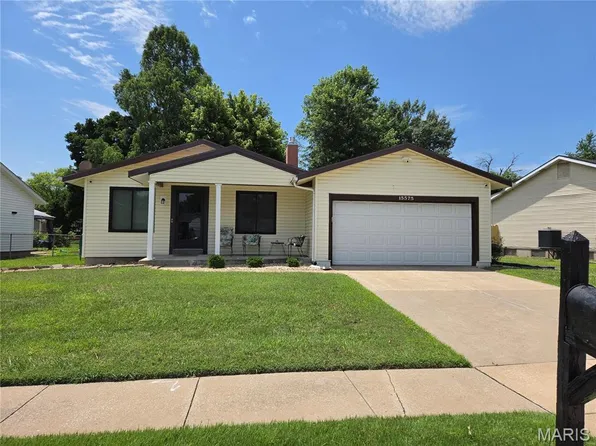 15575 Fox Plains Dr, Florissant, MO 63034