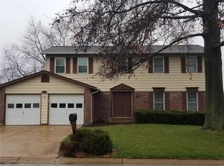 4002 N Bridge Dr, Saint Peters, MO 63376