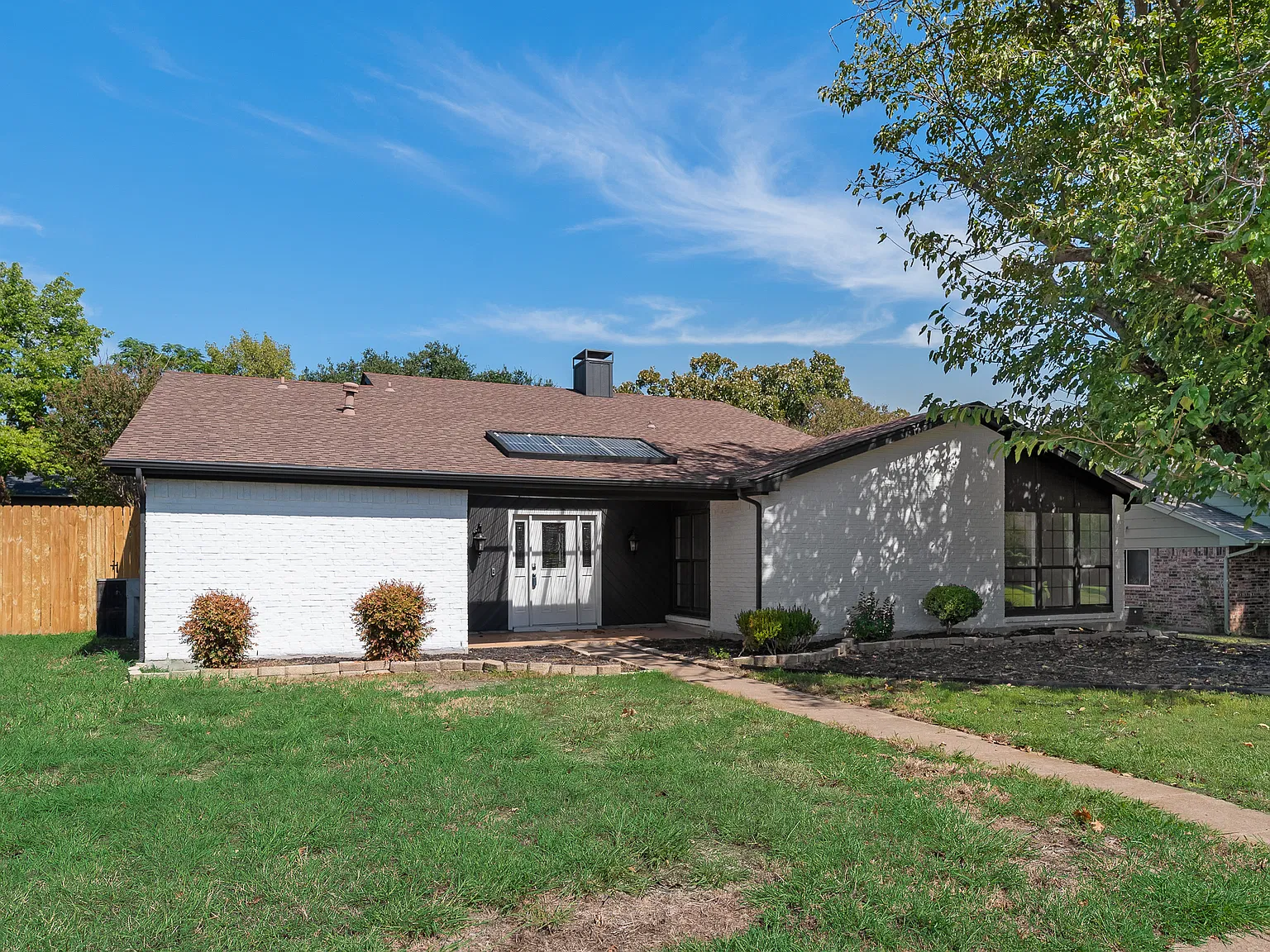 4 bed, 2228 sqft, $3,500 — Photo 3