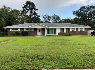 126 Baratara Dr, Chickasaw, AL 36611