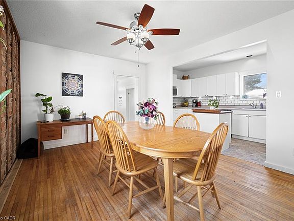 5th image of 50 Isabella St W
