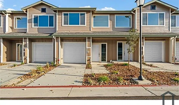 3 bed, 1381 sqft, $4,300 — Photo 4