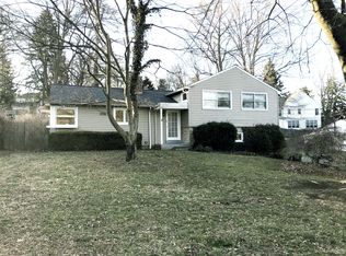 4 Cobblestone Dr, Paoli, PA 19301