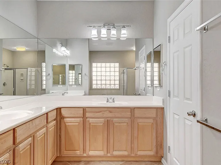 6825 Tarpon Springs Ct — Photo 32