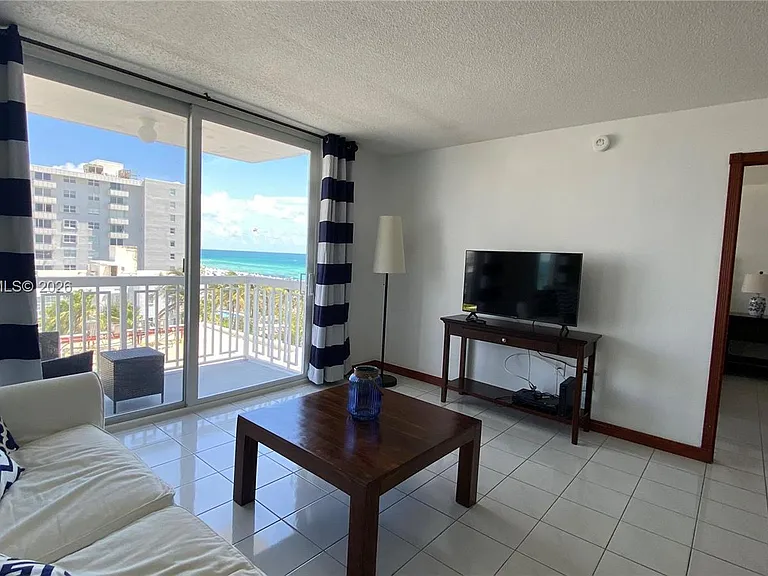 401 Ocean Dr #722 — Photo 6