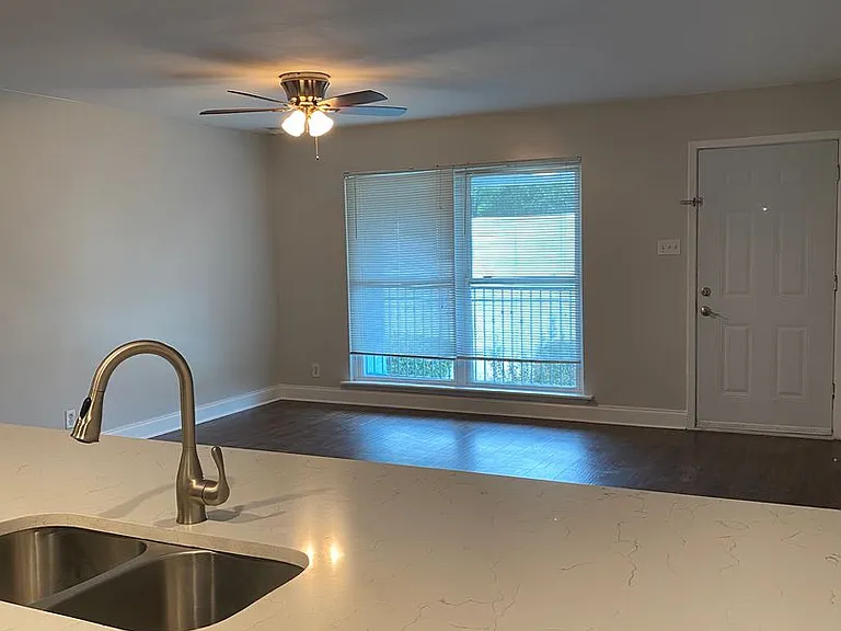 Villas At Alamo Heights — Photo 15