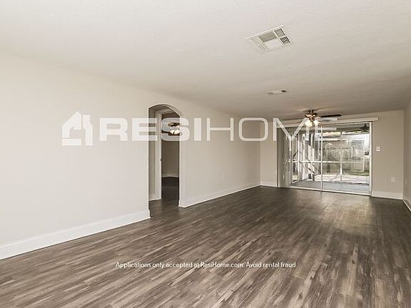 3rd image of 9205 Suffolk Ln