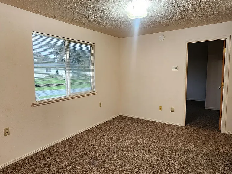 882 W Murray Rd — Photo 15