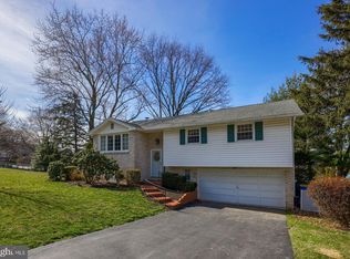 456 Pinehurst Rd, York, PA 17402
