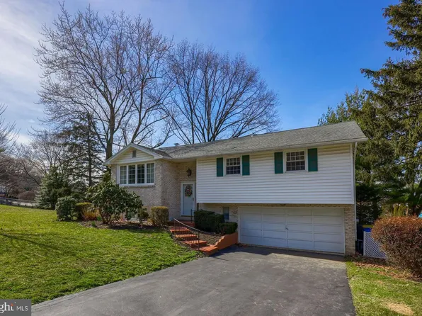 456 Pinehurst Rd, York, PA 17402